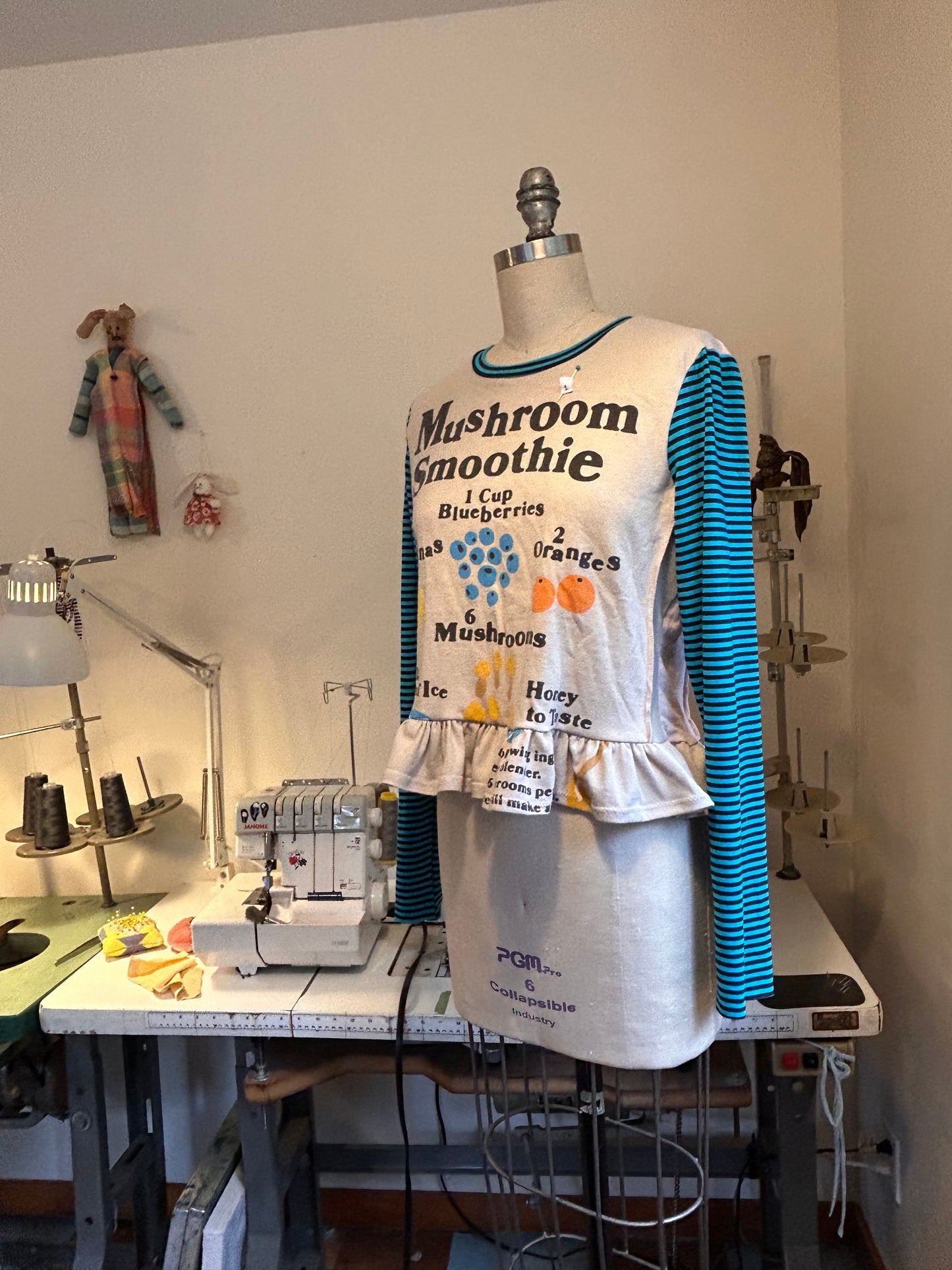 Graphic T - Mushroom Smoothie - L