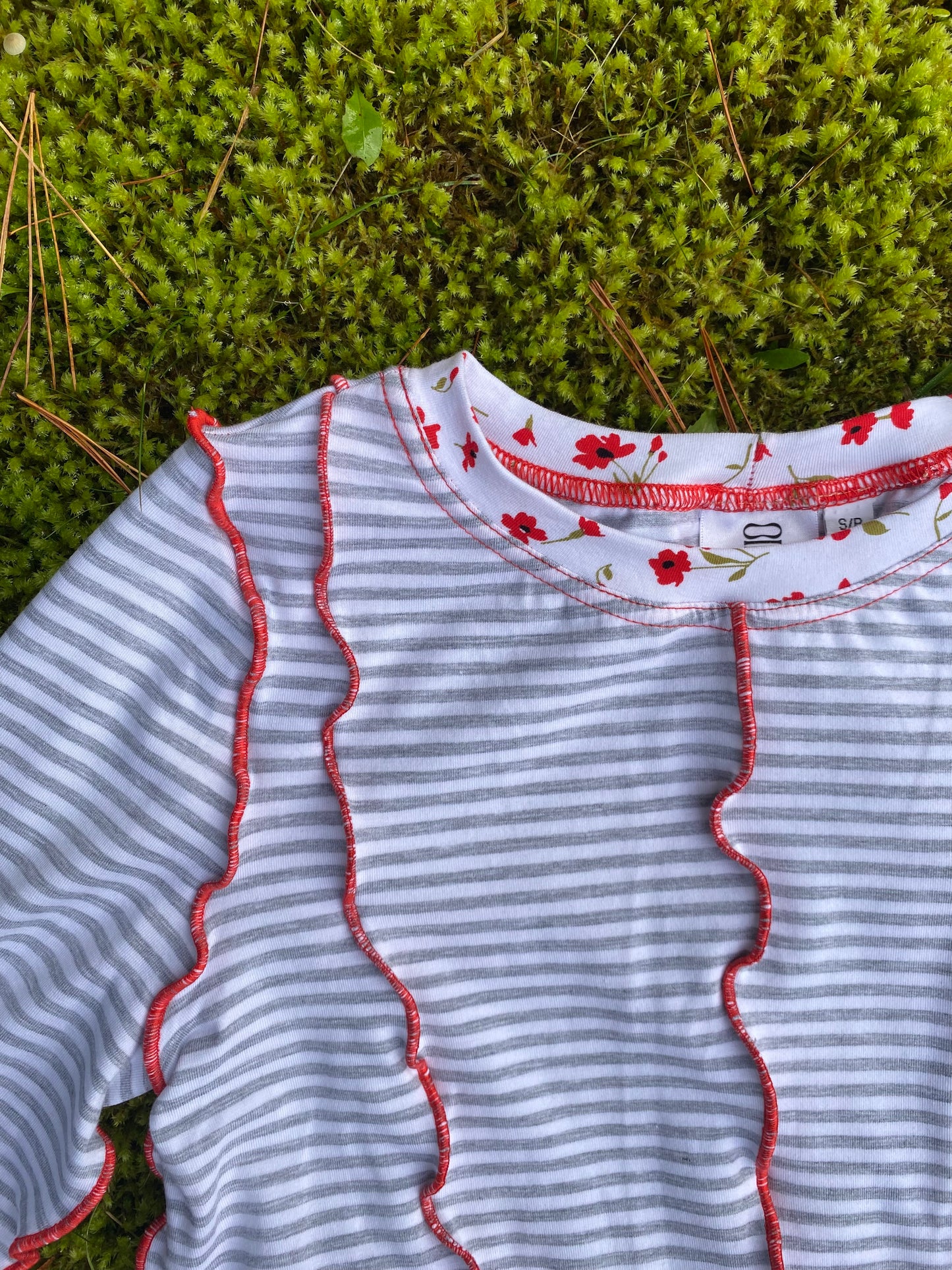 Cherie Longsleeve - Grey/Red Rose