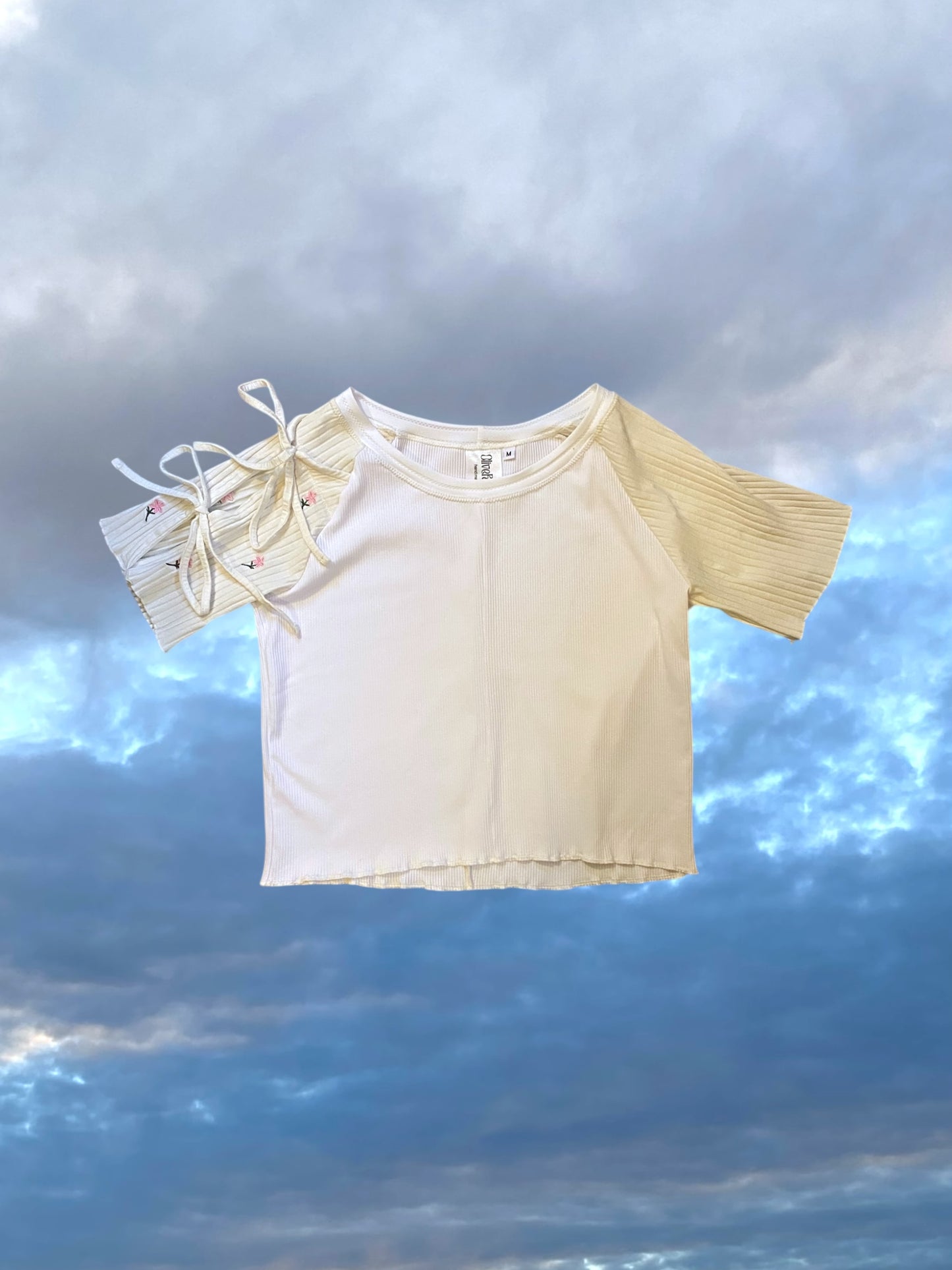 Meadow T-Shirt + Bows - Medium