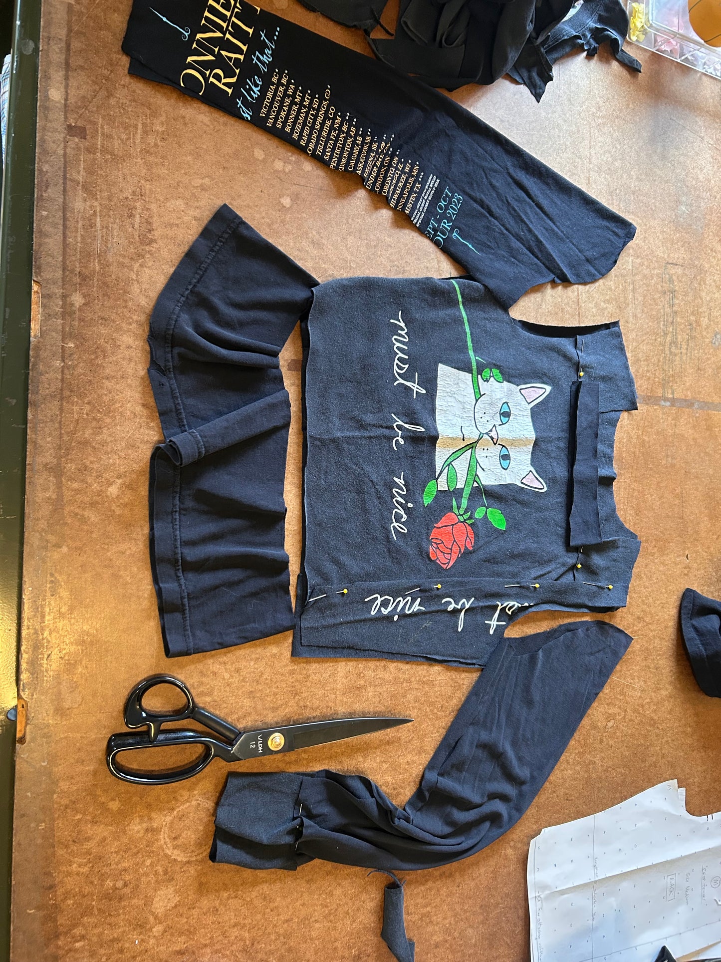 Graphic T - Must be Nice - M