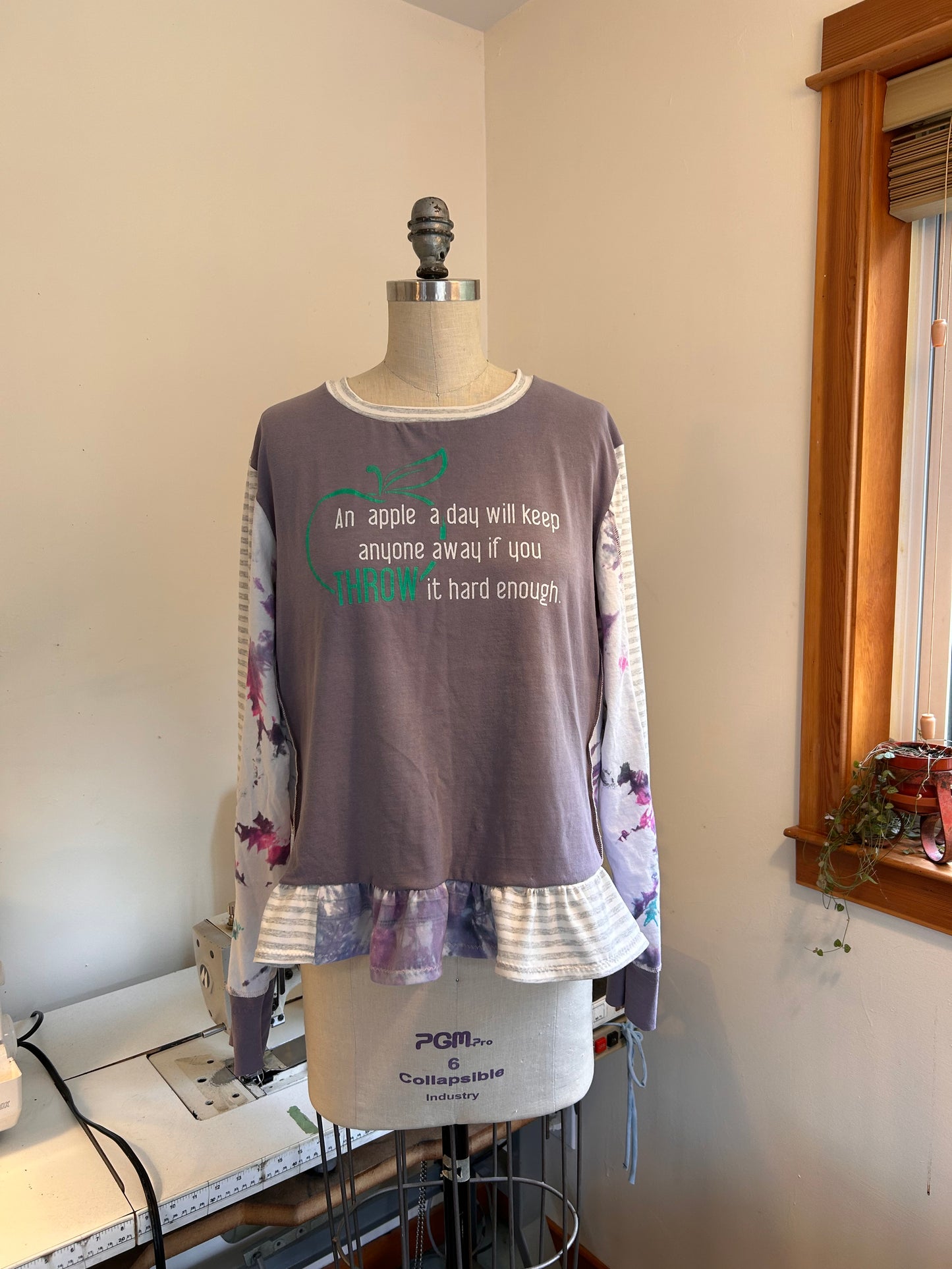 Graphic T - Apple A Day - XXL