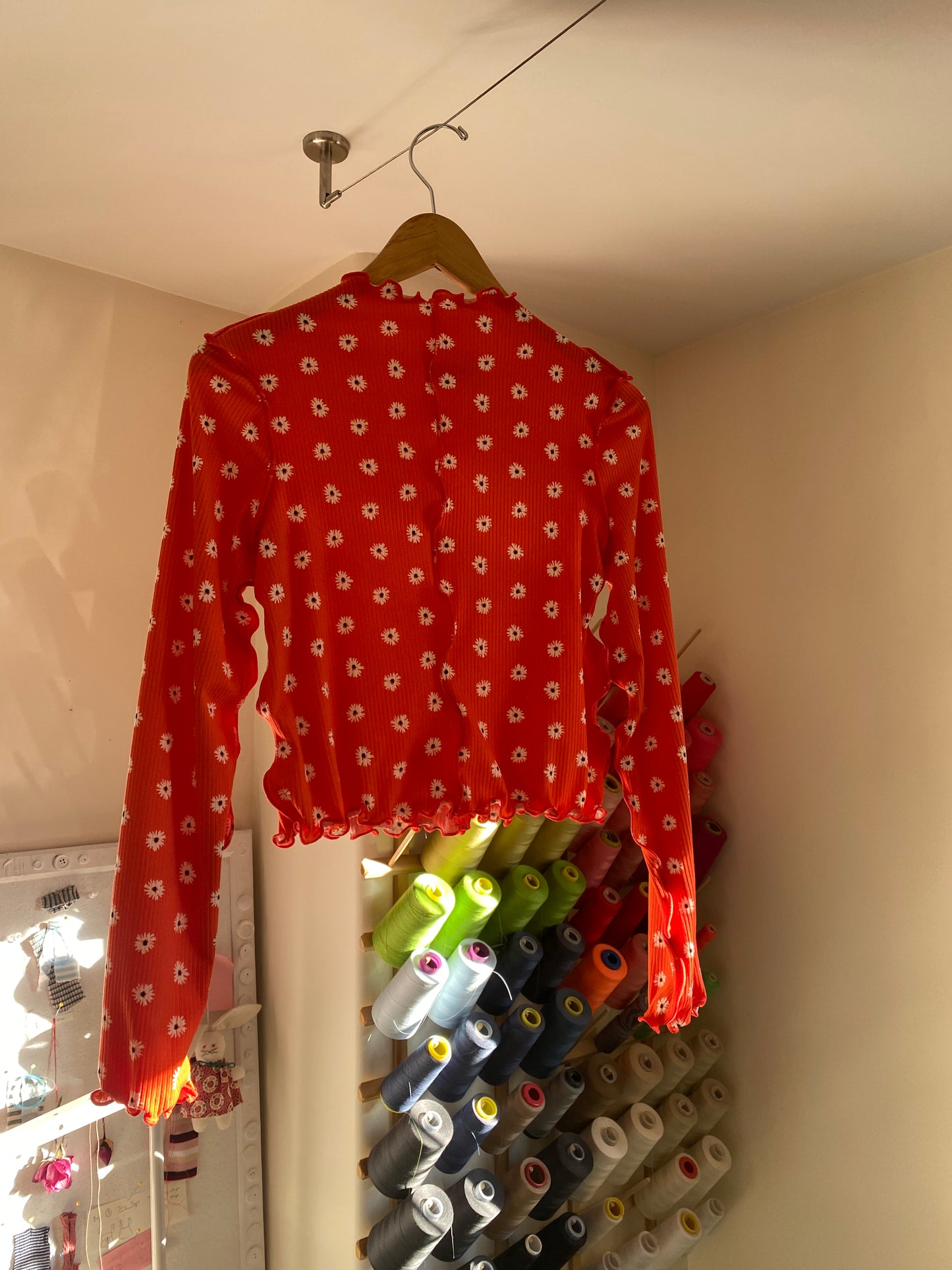 Wiggley Longsleeve - Red Daisy Print