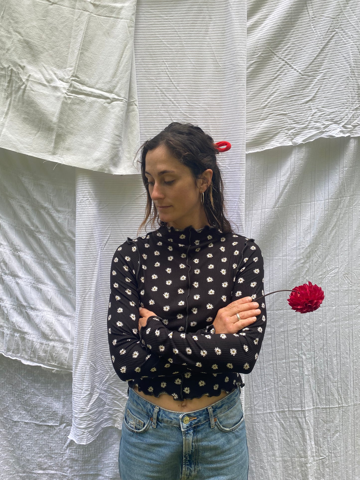 Wiggley Longsleeve - Black Daisy Print