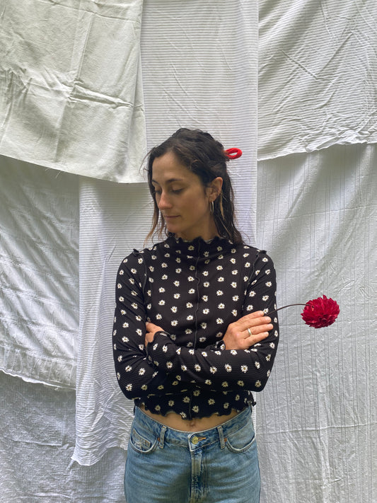 Wiggley Longsleeve - Black Daisy Print