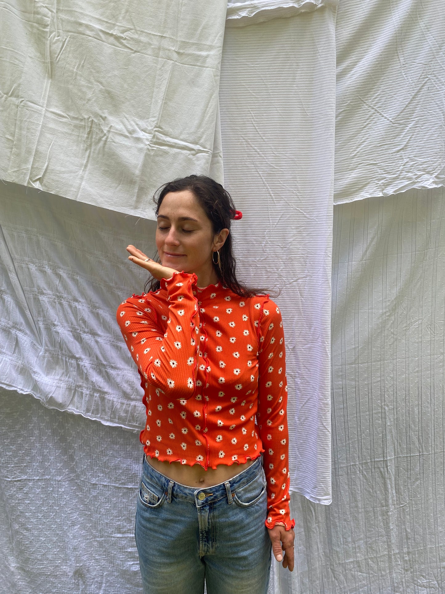 Wiggley Longsleeve - Red Daisy Print