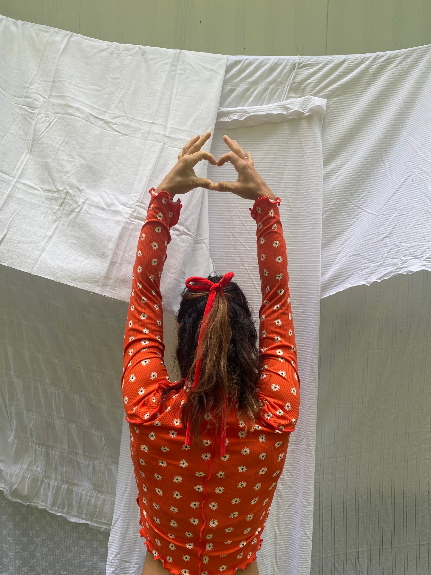 Wiggley Longsleeve - Red Daisy Print