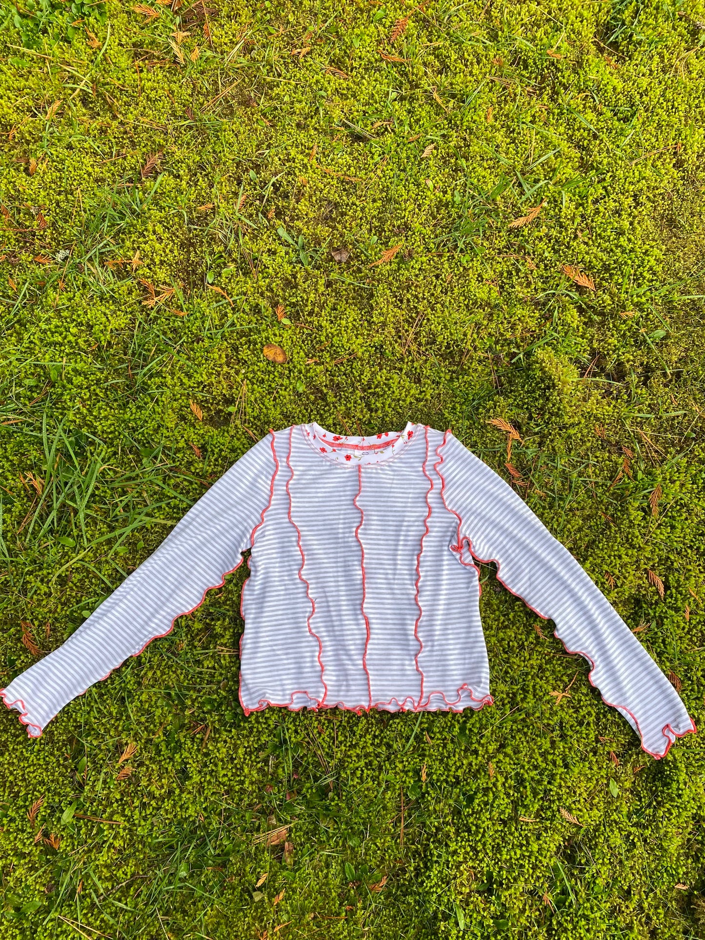 Cherie Longsleeve - Grey/Red Rose